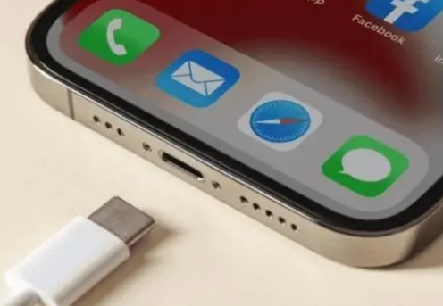 西充苹果15维修分享iPhone15改USB-C接口后能和安卓用户互借充电器吗 